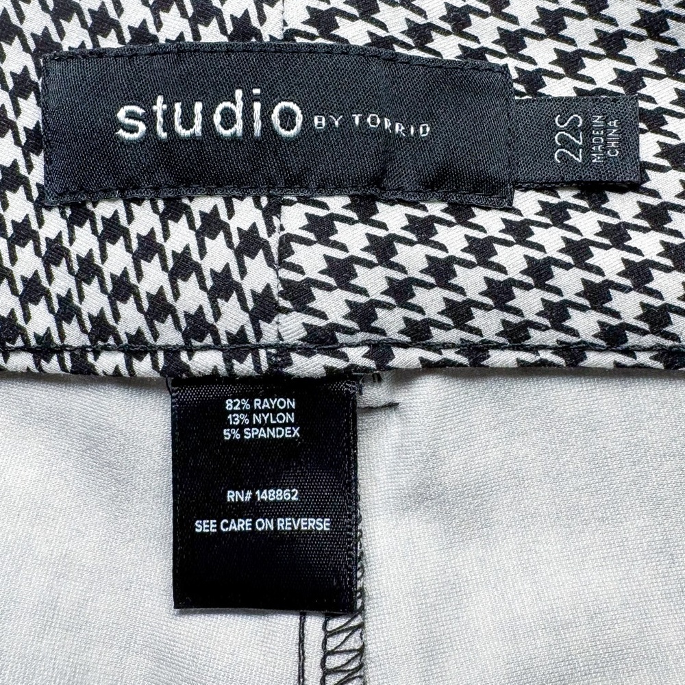 Studio Torrid Houndstooth Bootcut Luxe Ponte Trouser Pants 22S Stretch Classic - Picture 11 of 15
